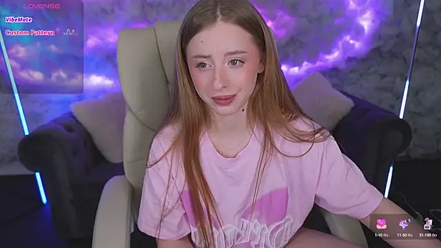 Snapshot of SilverrMoon chatting on March 21, 2025, 2:50 am SilverrMoon online show from March 21, 2025, 2:50 am