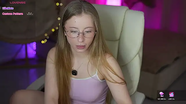 SilverrMoon online show from March 31, 2026, 6:36 am