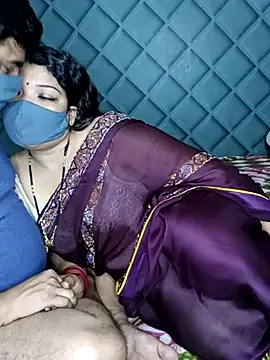 Snapshot of Cute-Raashii chatting on February 18, 2025, 8:14 pm Cute-Raashii online show from February 18, 2025, 8:14 pm