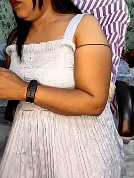 Snapshot of Cute-Raashii chatting on November 3, 2025, 1:08 am Cute-Raashii online show from November 3, 2025, 1:08 am