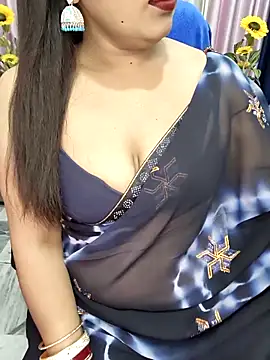 Snapshot of Cute-Raashii chatting on February 1, 2026, 1:37 am Cute-Raashii online show from February 1, 2026, 1:37 am