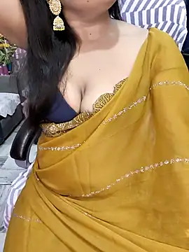 Snapshot of Cute-Raashii chatting on February 21, 2026, 11:39 pm Cute-Raashii online show from February 21, 2026, 11:39 pm