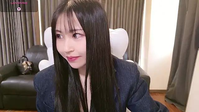 Snapshot of -satomi-jp chatting on February 1, 2026, 5:28 am -satomi-jp online show from February 1, 2026, 5:28 am