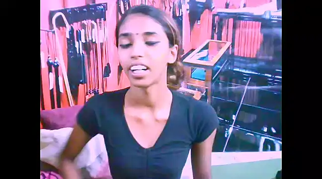 IndianSexySlender online show from March 18, 2025, 11:41 am