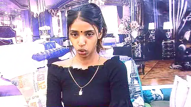 IndianSexySlender online show from November 3, 2025, 5:20 am