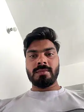 hotboysammy online show from February 4, 2025, 5:21 am