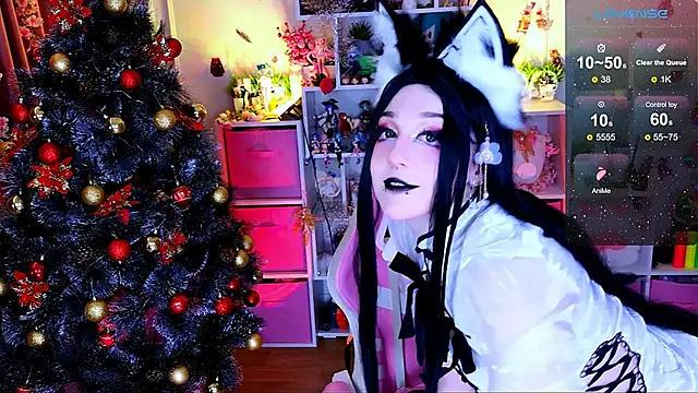 Snapshot of Aki__Ra chatting on December 22, 2025, 12:51 am Aki Ra online show from December 22, 2025, 12:51 am