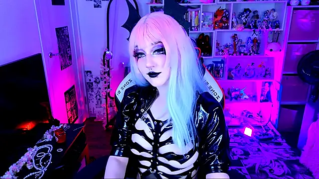 Aki  Ra online show from June 13, 2026, 8:29 pm
