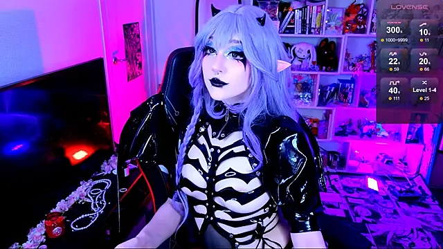 Aki  Ra online show from June 14, 2026, 8:33 pm