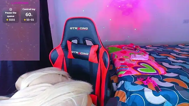 Snapshot of AllisonsweetZ chatting on February 13, 2026, 4:19 am AllisonsweetZ online show from February 13, 2026, 4:19 am