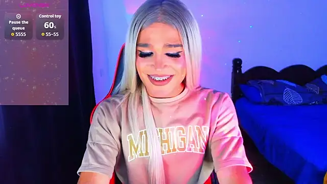 Snapshot of AllisonsweetZ chatting on March 3, 2026, 2:12 pm AllisonsweetZ online show from March 3, 2026, 2:12 pm