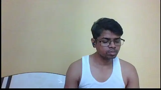Snapshot of paras5000 chatting on May 15, 2026, 9:16 am paras5000 online show from May 15, 2026, 9:16 am