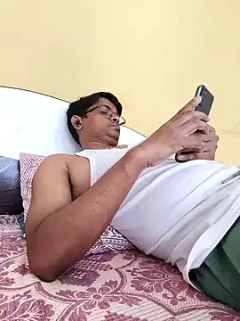 Snapshot of paras5000 chatting on May 21, 2026, 11:39 am paras5000 online show from May 21, 2026, 11:39 am