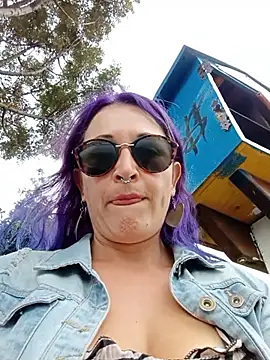 sophie banger online show from October 19, 2025, 6:19 pm