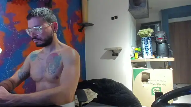 leondevereda online show from September 10, 2025, 12:43 am