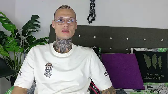 Snapshot of fucking_sinner chatting on November 28, 2025, 6:16 am fucking sinner online show from November 28, 2025, 6:16 am