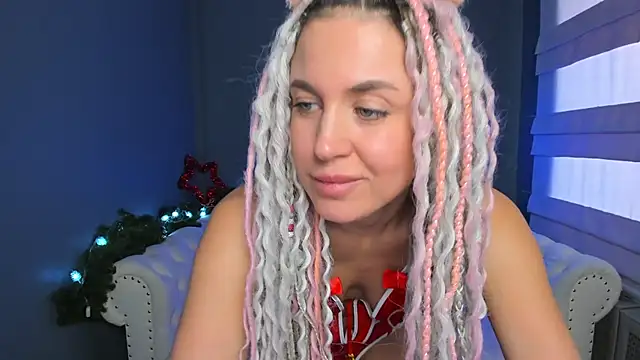 Snapshot of rock_n_roxy chatting on December 25, 2024, 8:07 am rock n roxy online show from December 25, 2024, 8:07 am