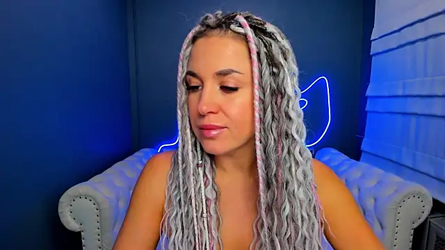 rock n roxy online show from October 18, 2025, 1:19 am