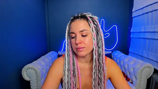 rock n roxy online show from December 3, 2025, 1:24 am