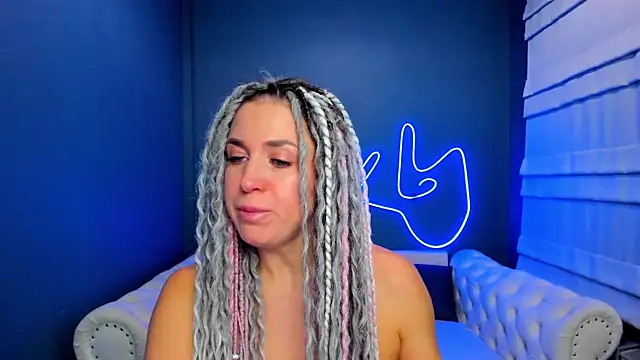 Snapshot of rock_n_roxy chatting on December 18, 2025, 1:22 am rock n roxy online show from December 18, 2025, 1:22 am