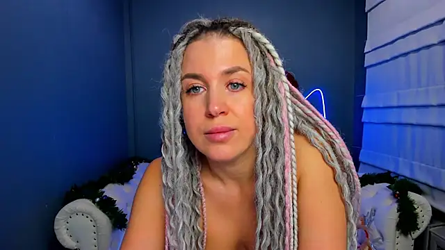 Snapshot of rock_n_roxy chatting on December 23, 2025, 1:25 am rock n roxy online show from December 23, 2025, 1:25 am