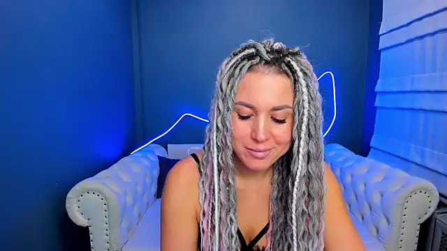 Snapshot of rock_n_roxy chatting on January 11, 2026, 1:21 am rock n roxy online show from January 11, 2026, 1:21 am