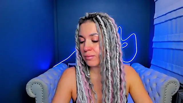 Snapshot of rock_n_roxy chatting on January 14, 2026, 1:33 am rock n roxy online show from January 14, 2026, 1:33 am