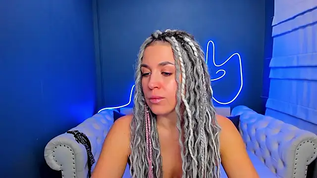 Snapshot of rock_n_roxy chatting on February 3, 2026, 2:53 am rock n roxy online show from February 3, 2026, 2:53 am