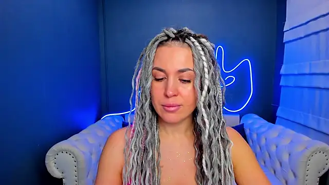 Snapshot of rock_n_roxy chatting on February 7, 2026, 1:31 am rock n roxy online show from February 7, 2026, 1:31 am