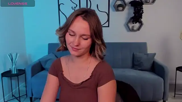 BritnieCute online show from October 14, 2025, 4:57 am