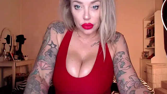 Snapshot of SadieGlam chatting on January 17, 2025, 8:56 am SadieGlam online show from January 17, 2025, 8:56 am