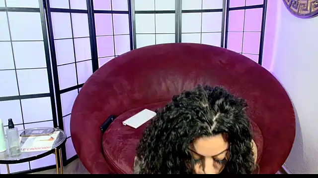 Snapshot of LeylaDelAmor chatting on November 3, 2025, 11:44 am LeylaDelAmor online show from November 3, 2025, 11:44 am