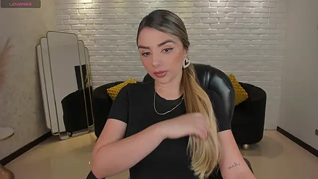 Snapshot of ChloePreston_ chatting on January 6, 2025, 10:35 am ChloePreston online show from January 6, 2025, 10:35 am