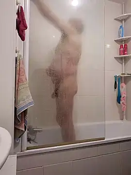 Snapshot of Bretoncool chatting on January 29, 2025, 5:13 pm Bretoncool online show from January 29, 2025, 5:13 pm