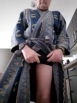 Snapshot of Bretoncool chatting on February 7, 2025, 2:15 pm Bretoncool online show from February 7, 2025, 2:15 pm