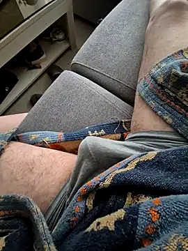 Snapshot of Bretoncool chatting on February 17, 2025, 3:42 pm Bretoncool online show from February 17, 2025, 3:42 pm