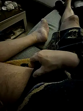 Snapshot of Bretoncool chatting on February 23, 2025, 7:28 pm Bretoncool online show from February 23, 2025, 7:28 pm