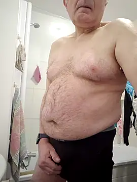 Snapshot of Bretoncool chatting on February 25, 2025, 2:44 pm Bretoncool online show from February 25, 2025, 2:44 pm