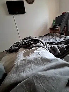 Snapshot of Bretoncool chatting on February 27, 2025, 2:43 pm Bretoncool online show from February 27, 2025, 2:43 pm