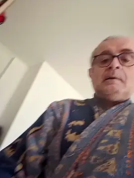 Snapshot of Bretoncool chatting on March 2, 2025, 2:54 pm Bretoncool online show from March 2, 2025, 2:54 pm