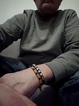 Snapshot of Bretoncool chatting on March 4, 2025, 5:53 am Bretoncool online show from March 4, 2025, 5:53 am