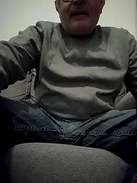 Snapshot of Bretoncool chatting on March 5, 2025, 5:40 am Bretoncool online show from March 5, 2025, 5:40 am