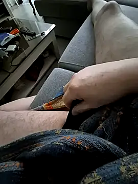 Snapshot of Bretoncool chatting on March 12, 2025, 2:12 pm Bretoncool online show from March 12, 2025, 2:12 pm