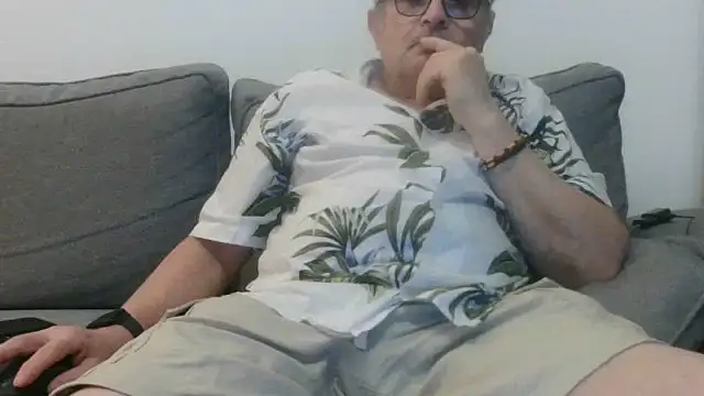 Snapshot of Bretoncool chatting on September 21, 2025, 7:59 pm Bretoncool online show from September 21, 2025, 7:59 pm