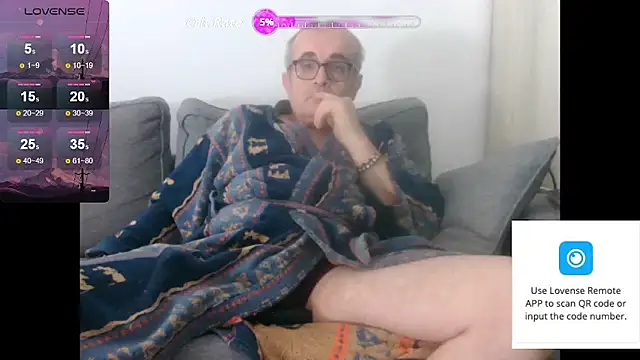 Snapshot of Bretoncool chatting on November 6, 2025, 12:39 pm Bretoncool online show from November 6, 2025, 12:39 pm