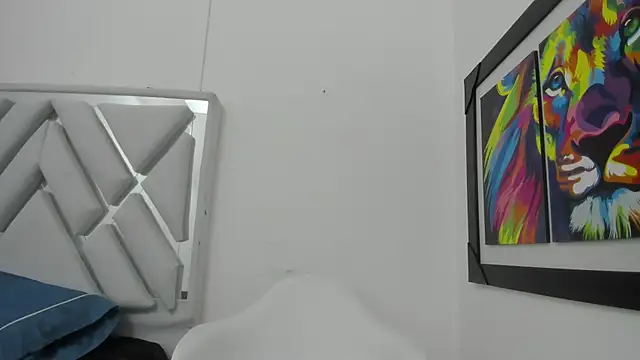 Snapshot of leslyylove chatting on January 24, 2025, 3:11 am leslyylove online show from January 24, 2025, 3:11 am