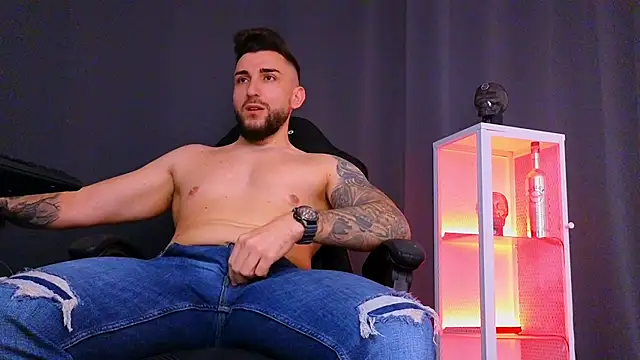 MightyAaron66 online show from February 8, 2025, 5:51 am