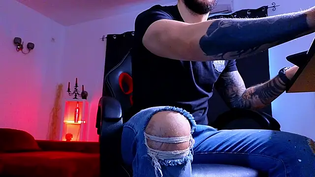 MightyAaron66 online show from December 18, 2025, 7:25 am