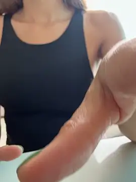 Snapshot of cuteluci_ chatting on October 17, 2025, 12:08 pm cuteluci online show from October 17, 2025, 12:08 pm