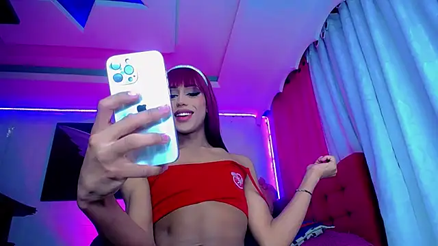 NahomiCamper online show from January 29, 2025, 1:37 am